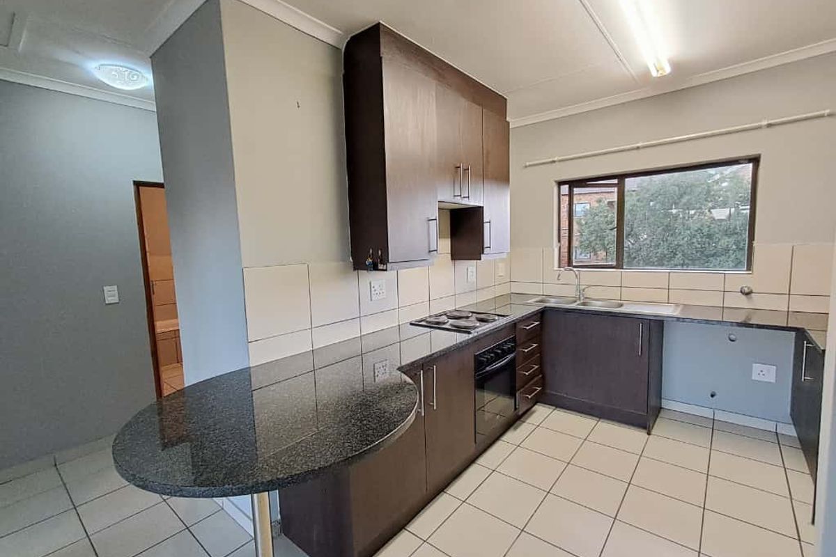 Modern Living with Spectacular Views and Pet-Friendly! - Photo 3