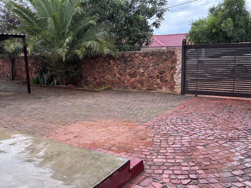 BEAUTIFUL RENTAL HOUSE - Photo 7