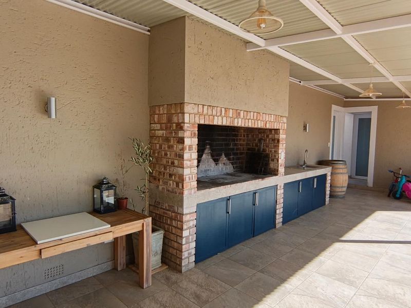 Modern 5 Bedroom House, Omeya Golf Estate - Photo 6