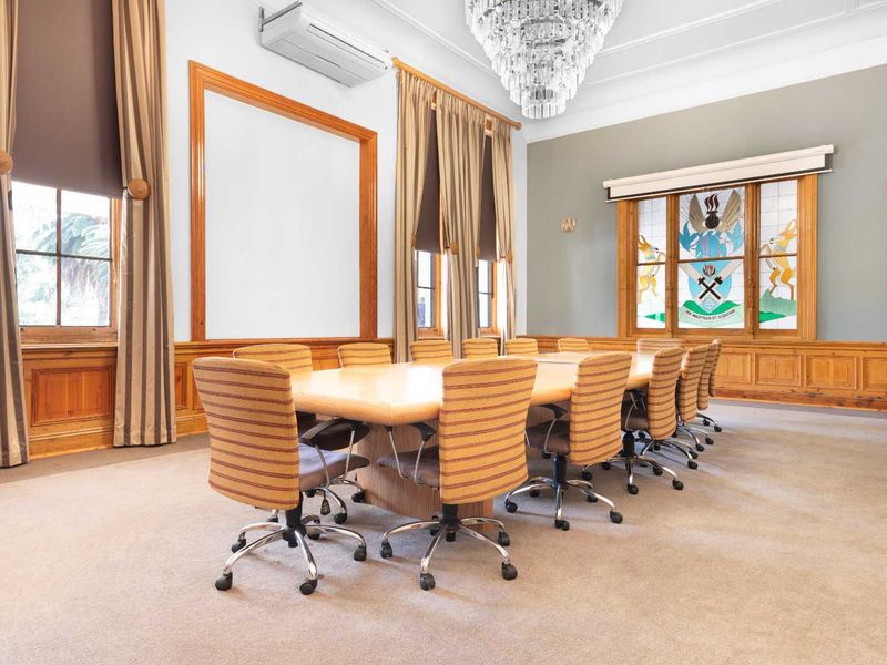 All-inclusive access to coworking space in Regus Foundershill. - Photo 4