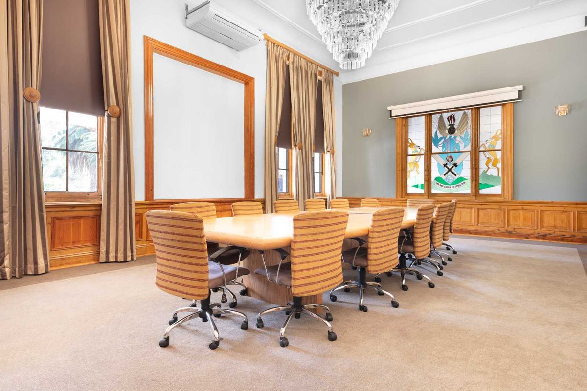 All-inclusive access to coworking space in Regus Foundershill. - Photo 4