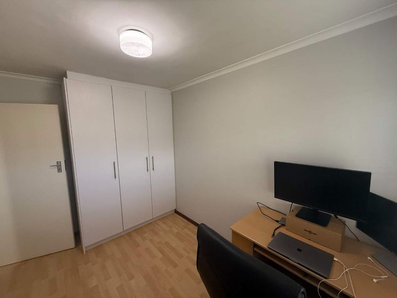 Perfect for young professionals in the Welgelegen area - Photo 9
