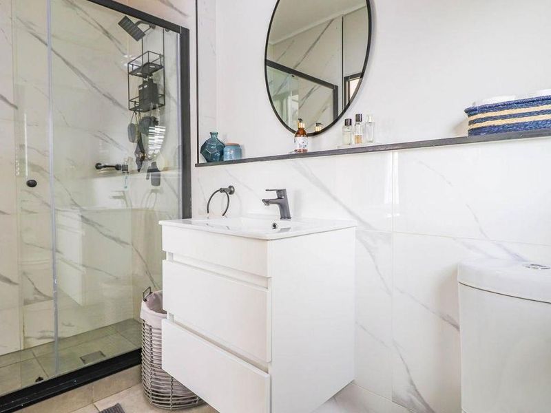 Luxury 3-Bedroom Ground Floor Apartment with Private Garden in Munyaka Lifestyle Estate - Photo 9