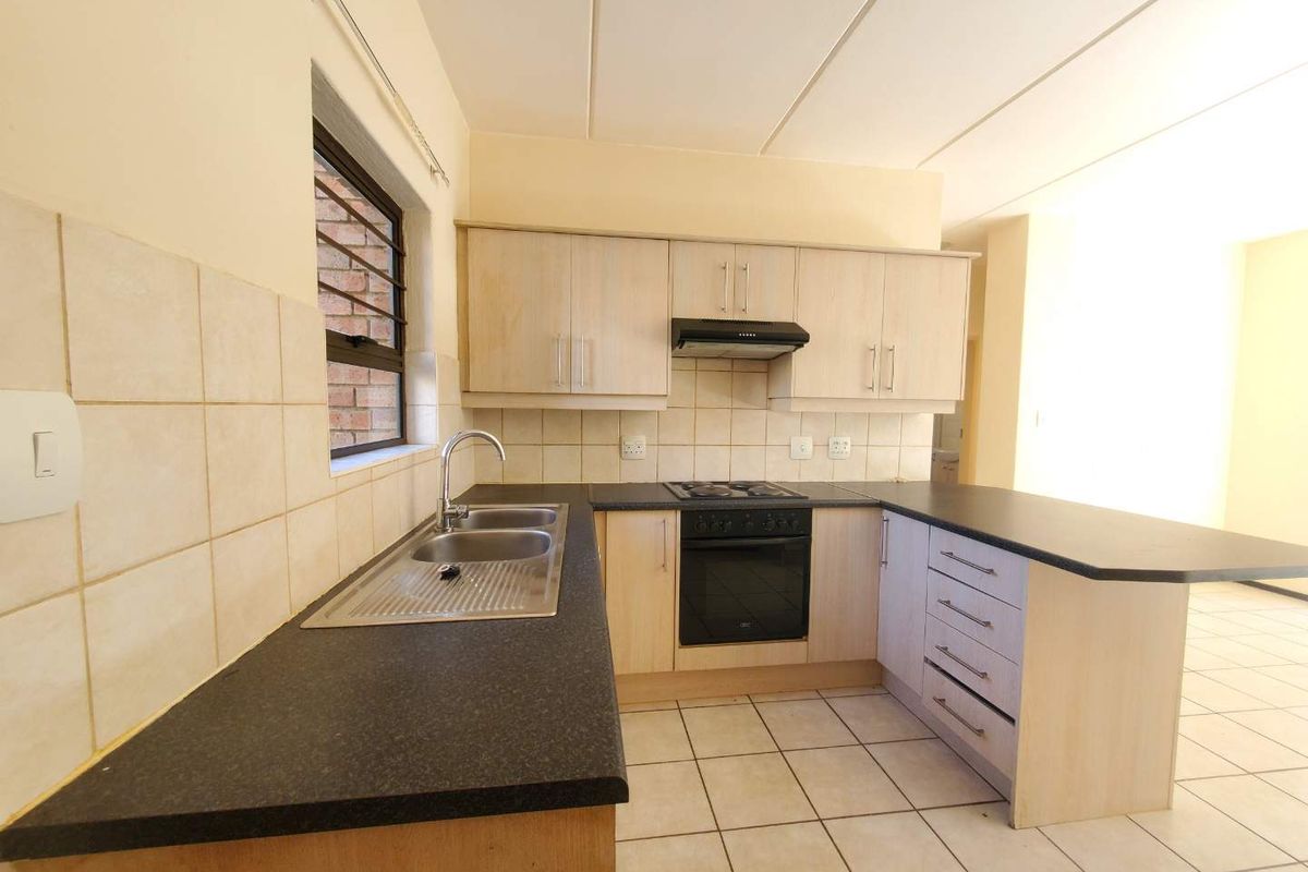 Experience the best of both Worlds: tranquility and access! - Photo 4