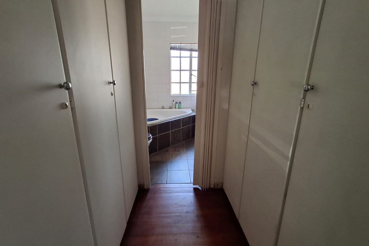 Spacious simplex in sought after complex - Photo 5
