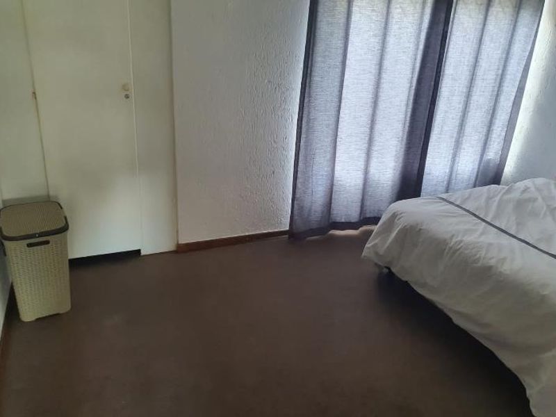 1 Bed Unit for Rent in St Tropez Complex ,Sandown Sandton - Photo 9