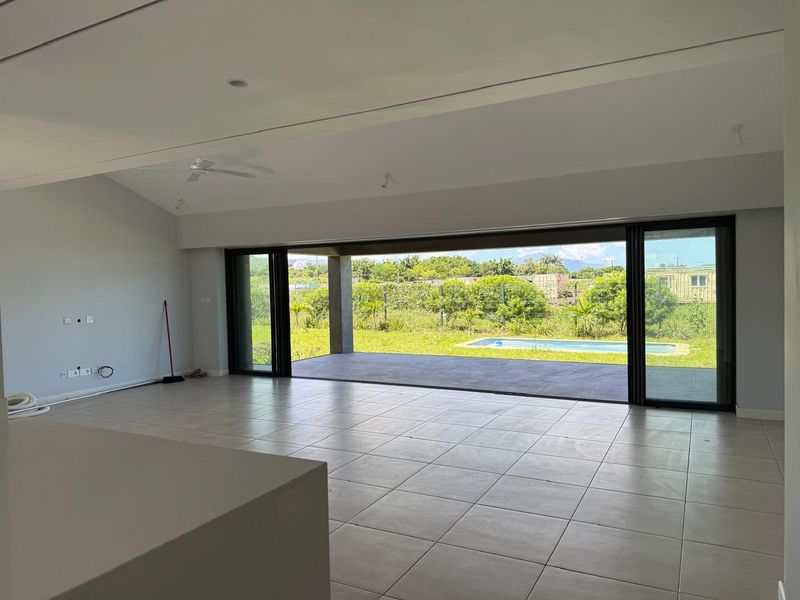 Spacious Family Villa with Private Pool & Mountain Views Rs 95 000 per month - Photo 4