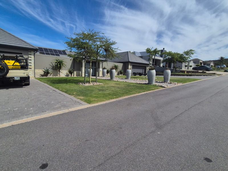 Luxury Coastal living in Num Num Estate, Hartenbos - Photo 2