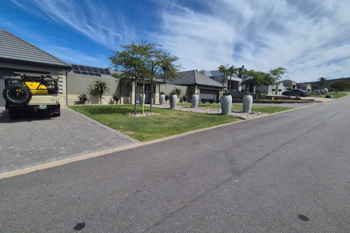 Luxury Coastal living in Num Num Estate, Hartenbos - Photo 2