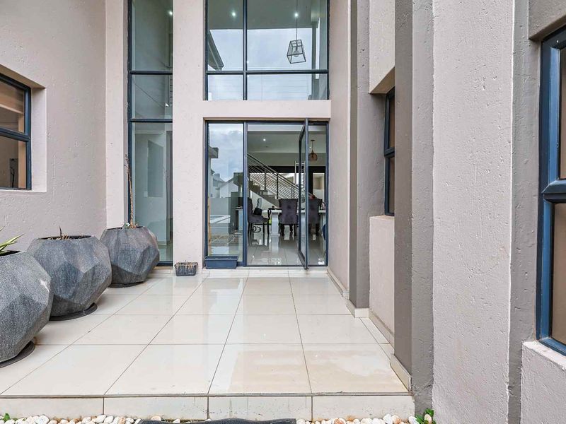 Luxury Family Living in The Hills Game Reserve Estate - Photo 5
