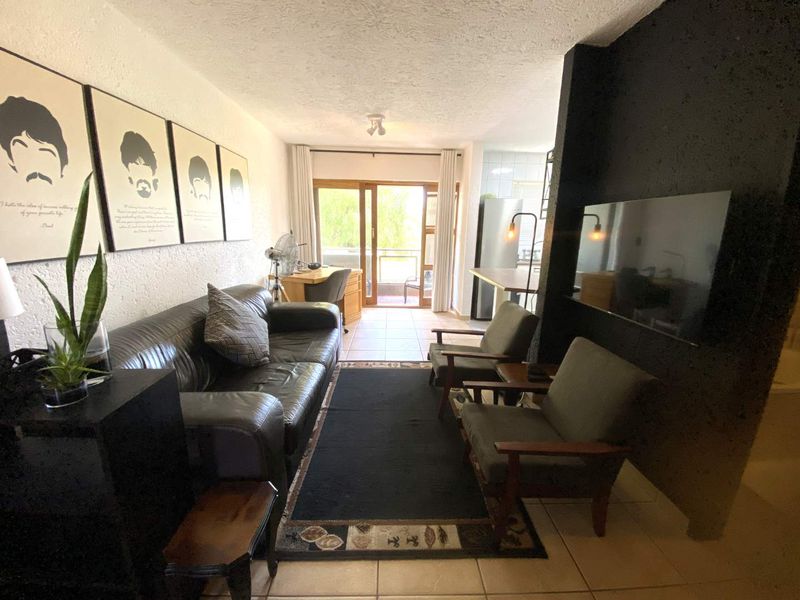 1 Bedroom Apartment / Flat for sale in Waterkloof. - Photo 4