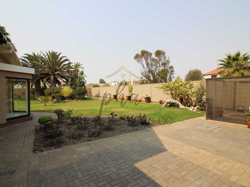 4 Bedroom family home for sale - Swakopmund (Kramersdorf) - Photo 3