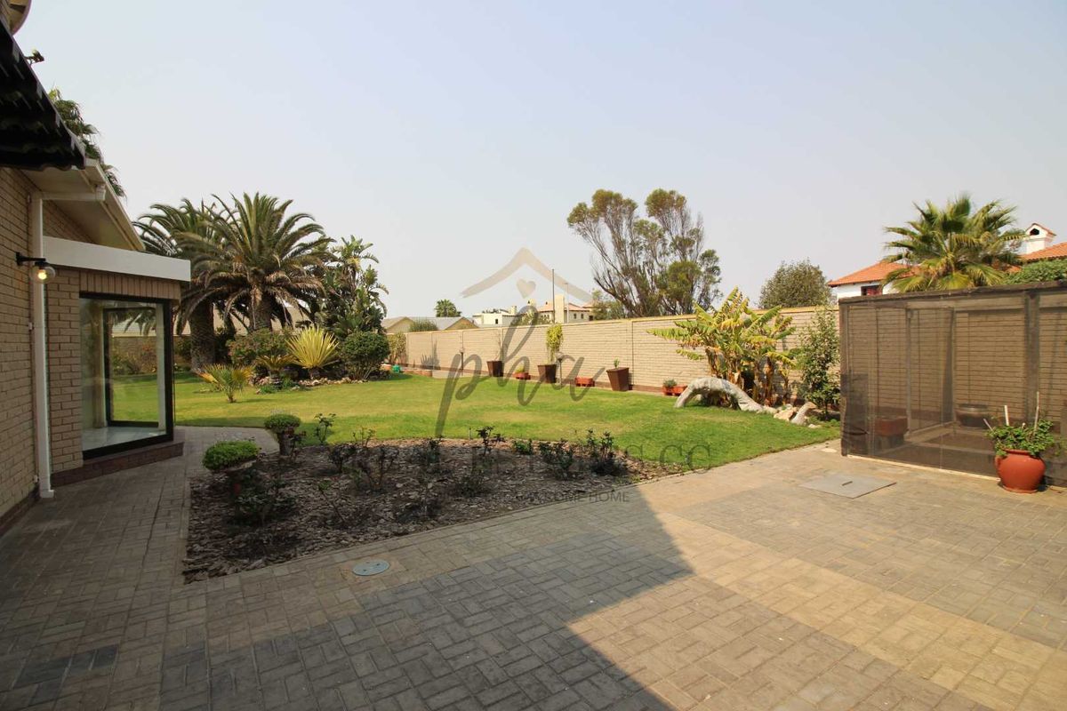 4 Bedroom family home for sale - Swakopmund (Kramersdorf) - Photo 3