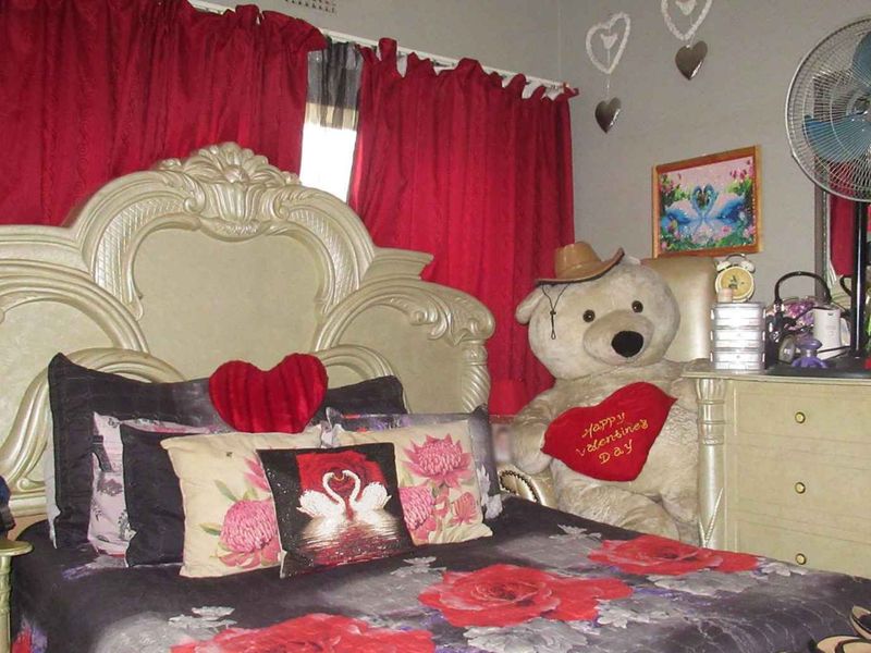 This starter home is perfect for young professionals or for a small family. - Photo 8