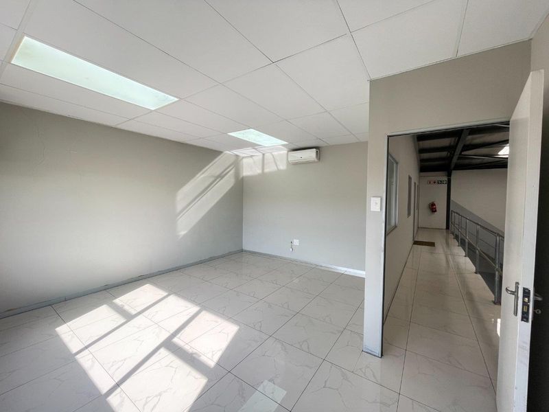 Retail in Cornubia - Photo 10