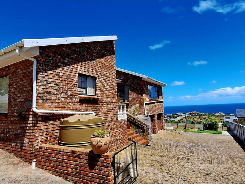 Dana Bay Gem: 3-Bed House with Flat & Ocean Views! - Photo 2