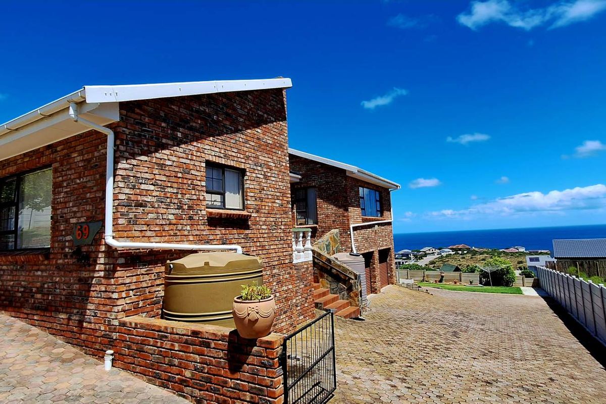 Dana Bay Gem: 3-Bed House with Flat & Ocean Views! - Photo 2