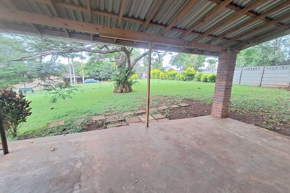 2 Bedroom Granny Cottage in Hillcrest, including water. - Photo 4