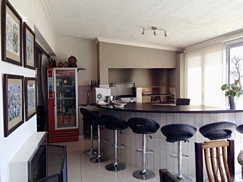 Omeya Golf Estate – Spacious 4-Bedroom Home with Garden & Security - Photo 4