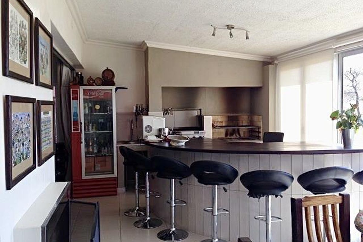 Omeya Golf Estate – Spacious 4-Bedroom Home with Garden & Security - Photo 4