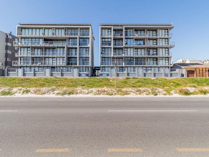 Apartment for sale in Exclusive Beachfront complex. - Photo 3