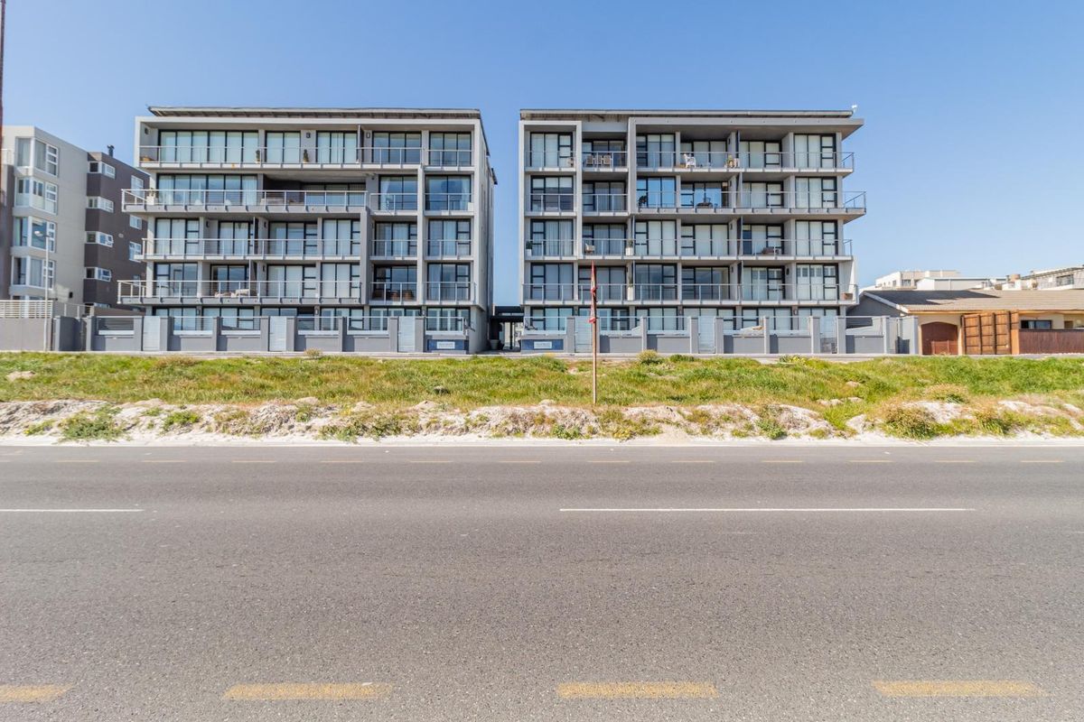 Apartment for sale in Exclusive Beachfront complex. - Photo 3