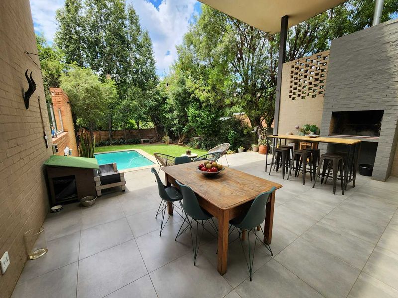 MODERN INDUSTRIAL MASTERPIECE IN KILNER PARK, PRIVATE, BOLD AND ONE OF A KIND - Photo 4