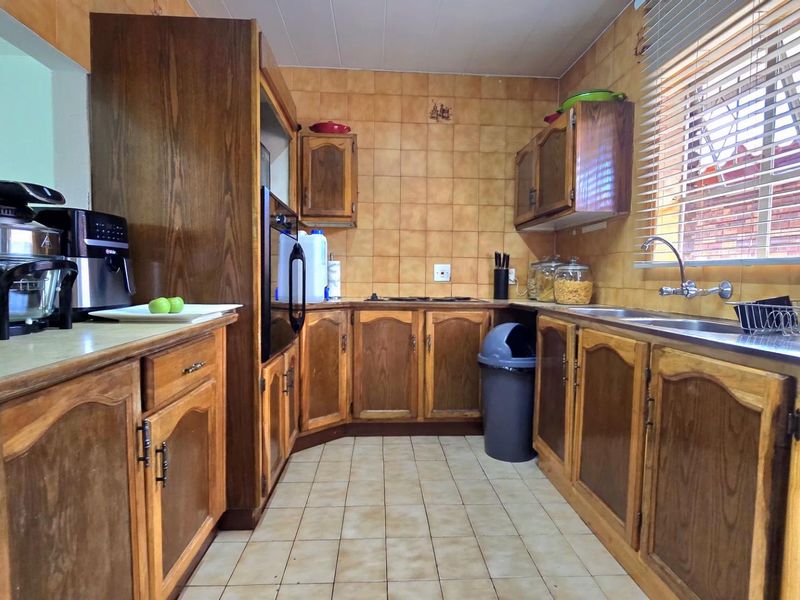 3 Bedroom Townhouse / Apartment for Sale in New Redruth - Photo 10