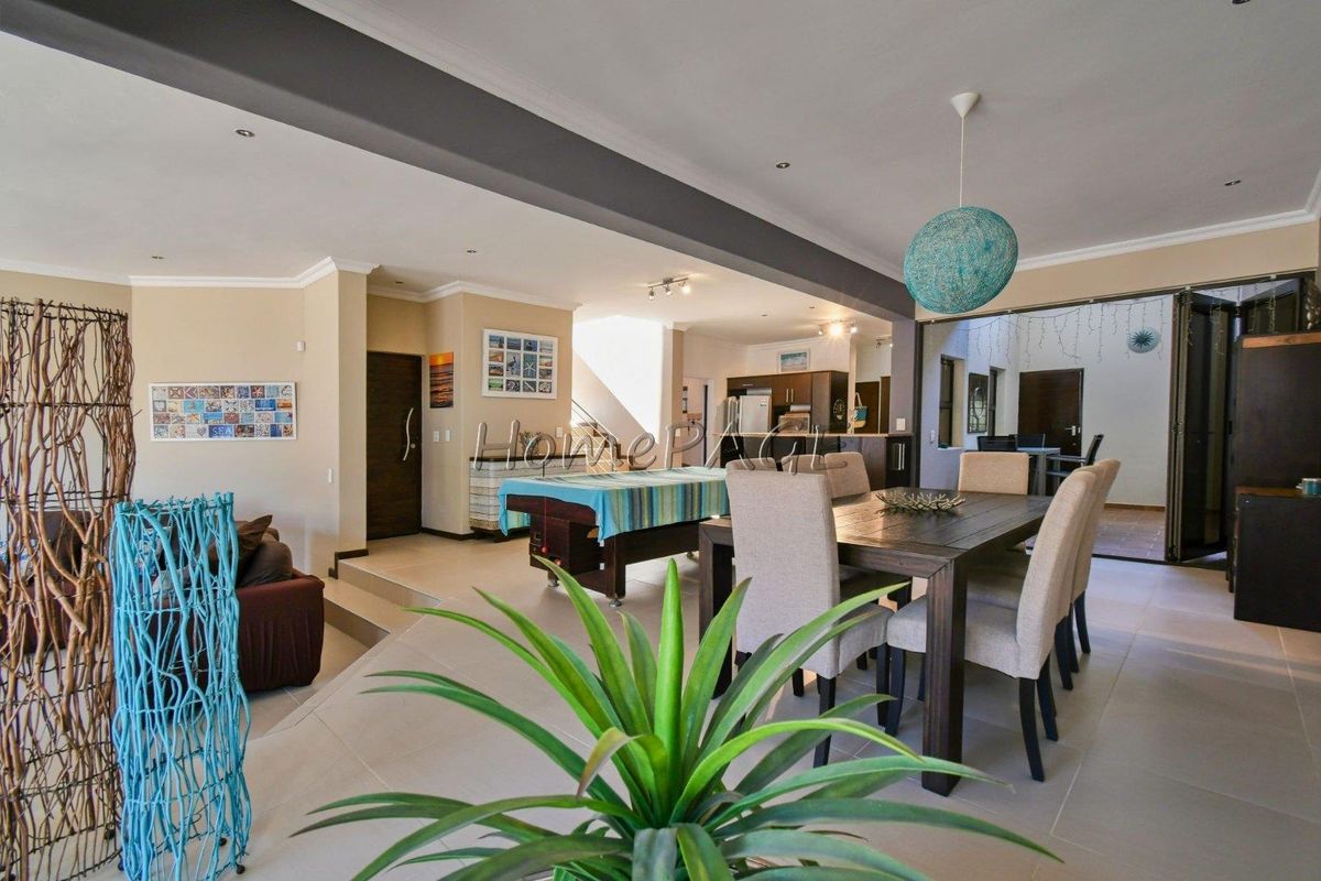 Long Beach Ext 1, Walvis Bay:  BEAUTIFUL, LUXURIOUS Home is for Sale - Photo 4