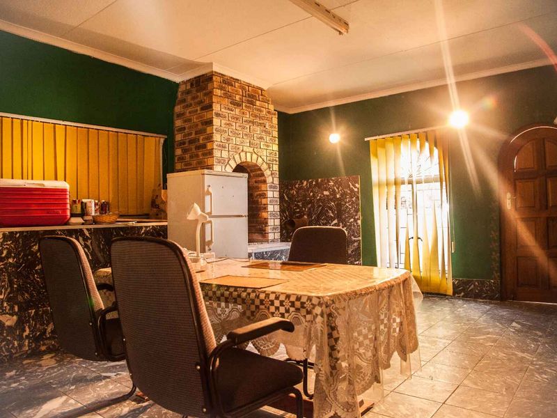 HOUSE FOR SALE - HOCHLAND PARK - Photo 7