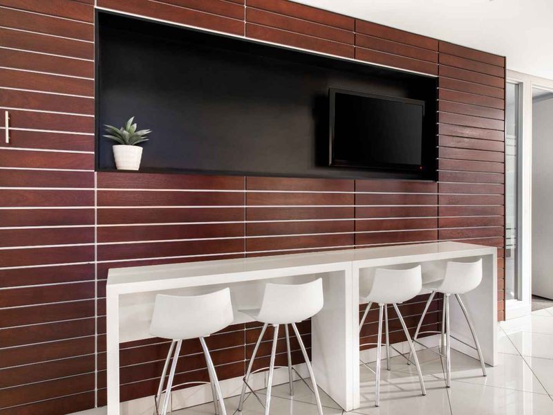 Find office space in Regus Parktown for 5 persons with everything taken care of. - Photo 4