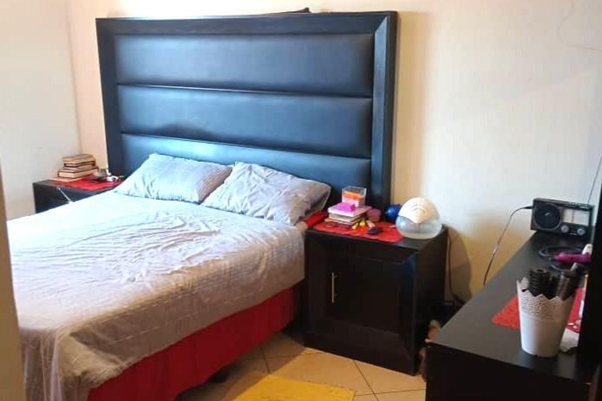 Family Home - Photo 4