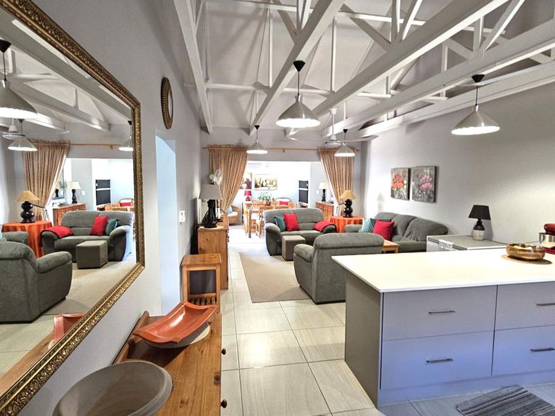 Elegant 2 Bedroom Retirement Home in Hartbeespoort - Photo 3