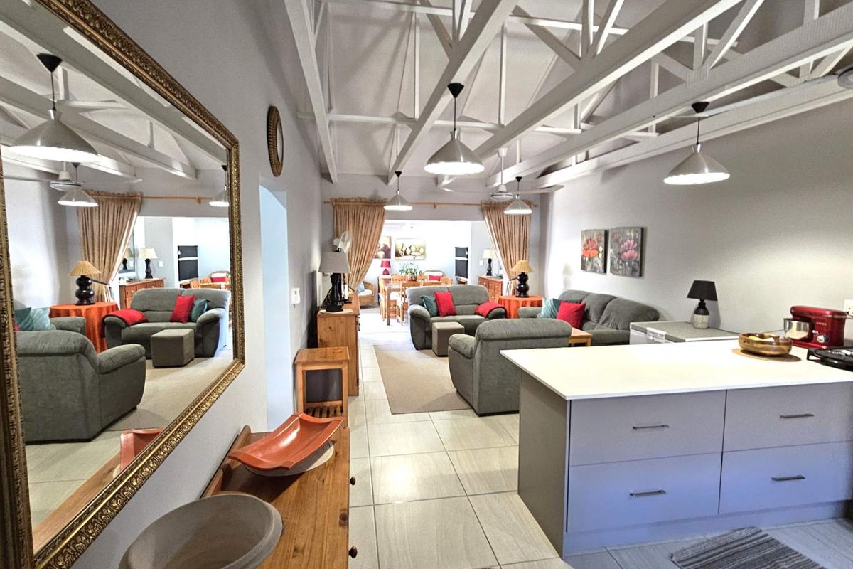 Elegant 2 Bedroom Retirement Home in Hartbeespoort - Photo 3