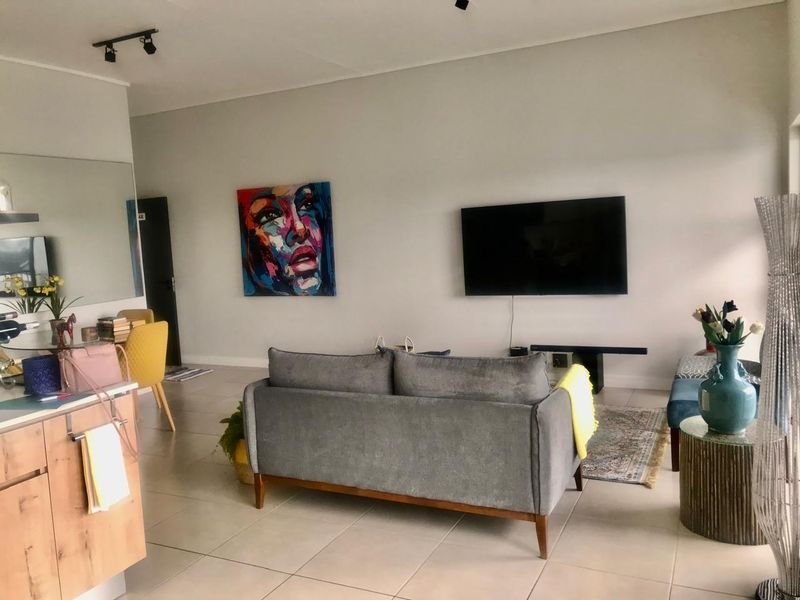 Fully Furnished 3 bed 2 bath executive townhouse - Photo 7