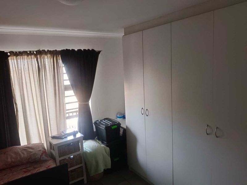 Spacious 2 bedroom apartment in the tranquil Fairview Golf Village - Photo 7