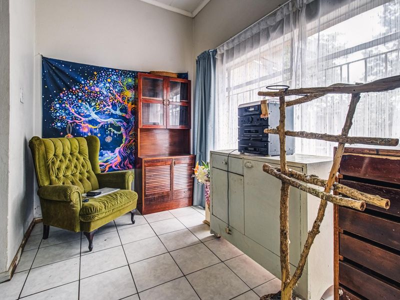 Massive family home in Northmead, Benoni - Photo 8