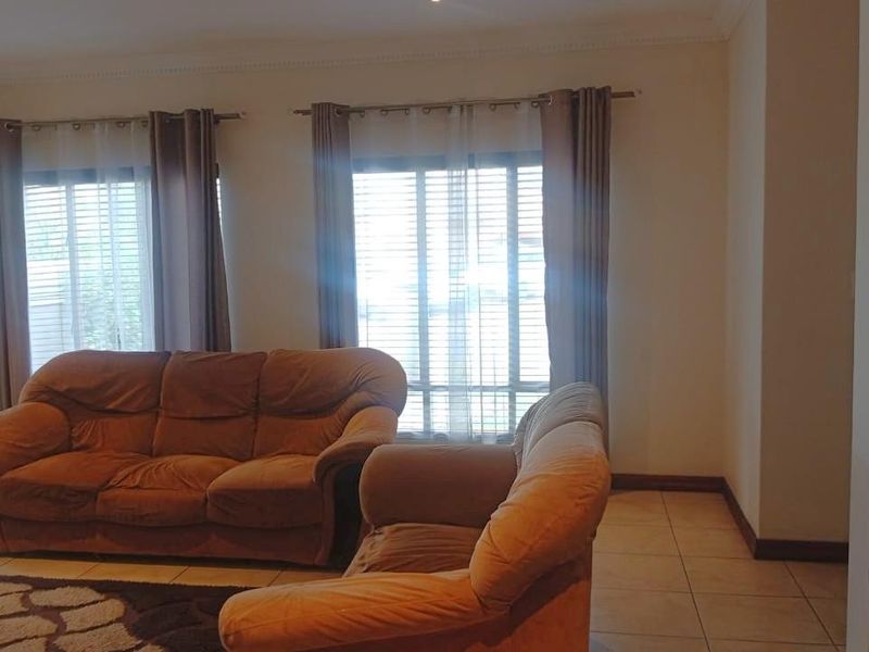 FAMILY HOME FOR RENT IN GLEN EAGLE ESTATE - Photo 4