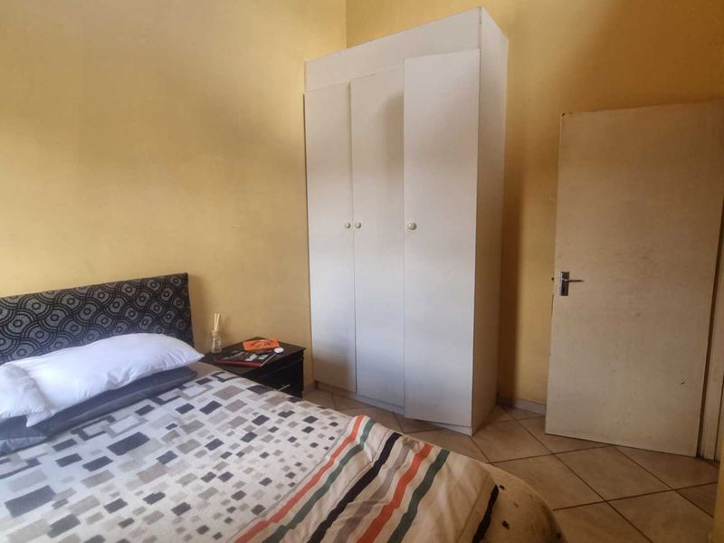 Spacious 2-Bedroom Home in a Perfectly Managed Estate - Photo 9