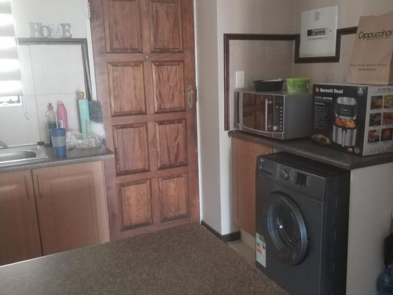 2 Bedroom ground unit in Mooiklof Ridge - Photo 6