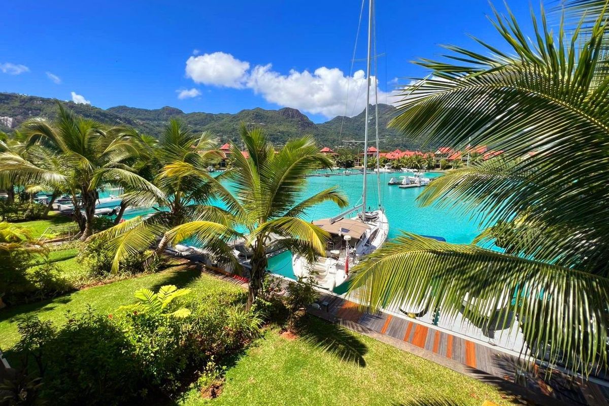 EXCEPTIONAL EDEN ISLAND INVESTMENT - Photo 2