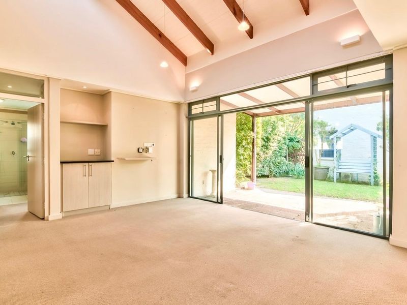 RETIREMENT LIVING AT ITS BEST - Photo 3