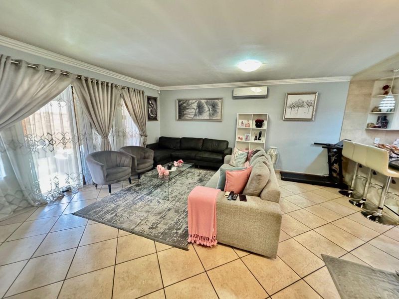 3 BEDROOM TOWNHOUSE FOR SALE IN BARTLETT - Photo 3