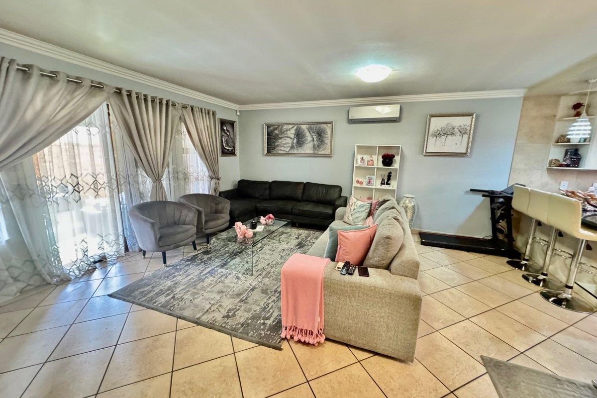 3 BEDROOM TOWNHOUSE FOR SALE IN BARTLETT - Photo 3