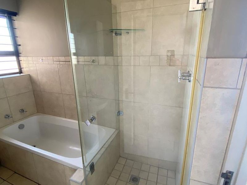 2 Beds unfurnished apartment with parking & balcony, close to Riverlands - Photo 8