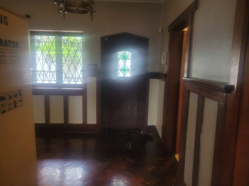 Charming Northdene Home: Your Renovation Dream Awaits! - Photo 2