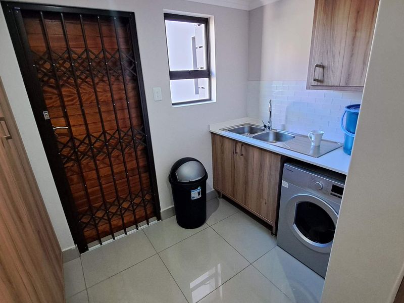 For the connoisseur home buyer who appreciates modern living with sleek style - Photo 6