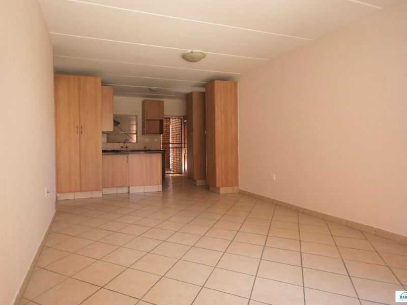 Loadshedding-Free Area - Available Immediately! - Photo 2