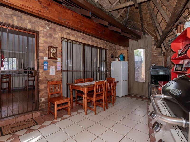 Charming 3 Bedroom Face-Brick Family Home with Flatlet in Van Riebeeck Park – A Must-See! - Photo 3