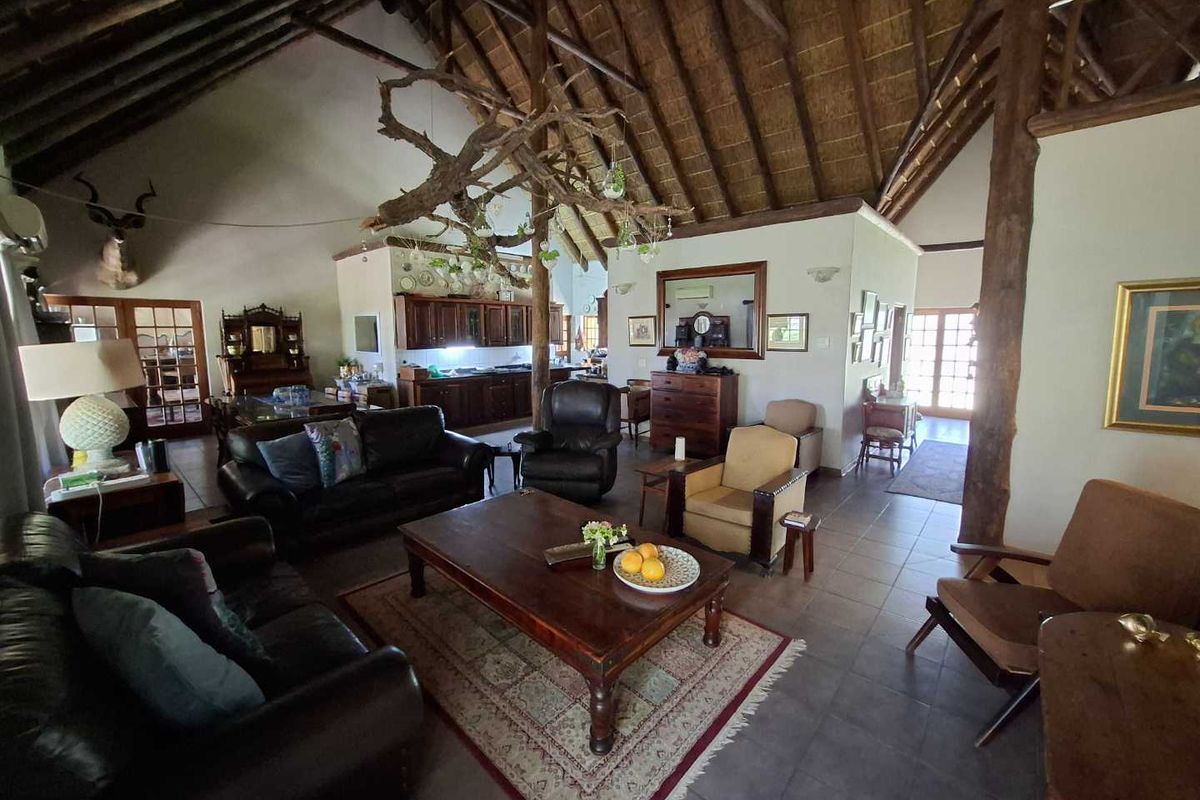 Stunning family home in Askham, the heart of the Kalahari - Photo 3